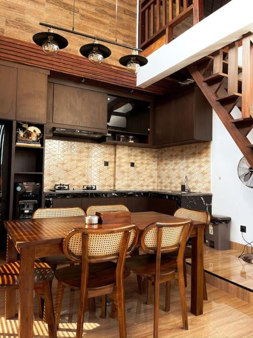 Tori Klumpu, 3 Bedroom Artistic Villa, Dual Views Near Ubud バドゥン エクステリア 写真